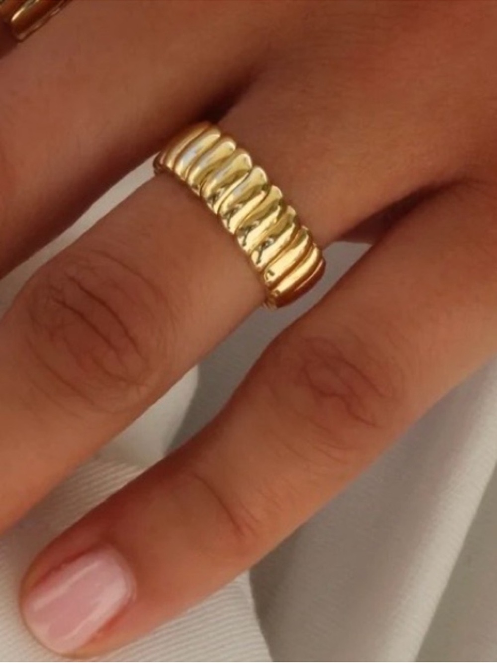 NEW 18K Gold Plated Textured
Layer Ring Sculpted Band Ring